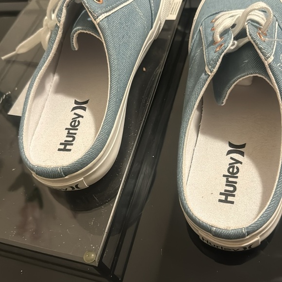 Hurley, size 9 - Picture 2 of 3